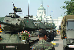 tanques cerca del gobierno de Tailandia