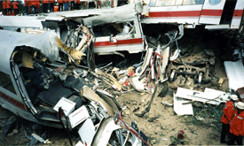 trenes rotos despues de un accidente