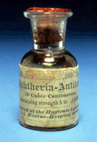 antigua botella de antitoxina difterica