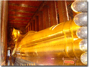 Buda reclinado en el templo Wat Pho de Bangkok