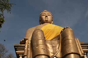 Buda de más de 60 metros de altura en Chonburi