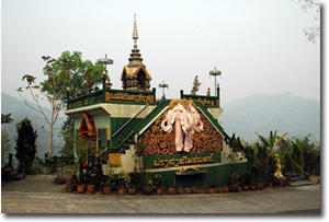 templo birmano en mae sai