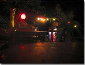 bar por la noche en Ko Lanta