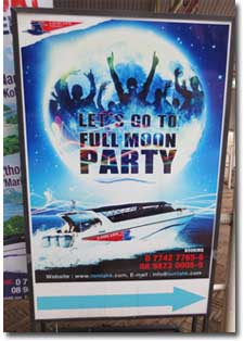 cartel ofreciendo traslado en barco a las fiestas de Ko Pha Ngan desde Ko Samui