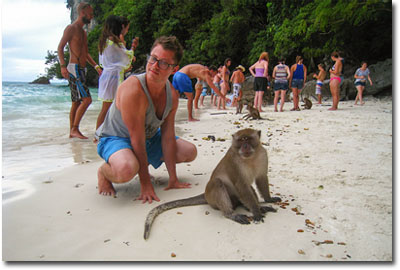 monkey beach en phi phi don