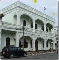 Edificio en la parte antigua de la ciudad de Phuket