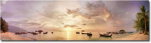imagen panoramica del amanecer en la isla de Lee Phae en Satun