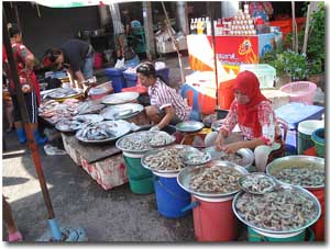 mercado de los domingos en Songkhla