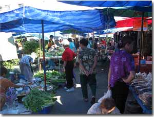 zona de verduras en el mercado de los domingos de Songkhla