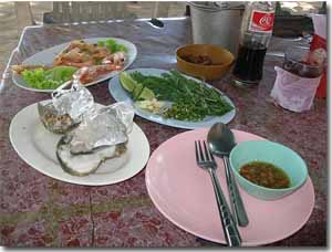platos en un restaurante de Songkhla