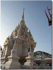 Templo de piedra en Surat Thani